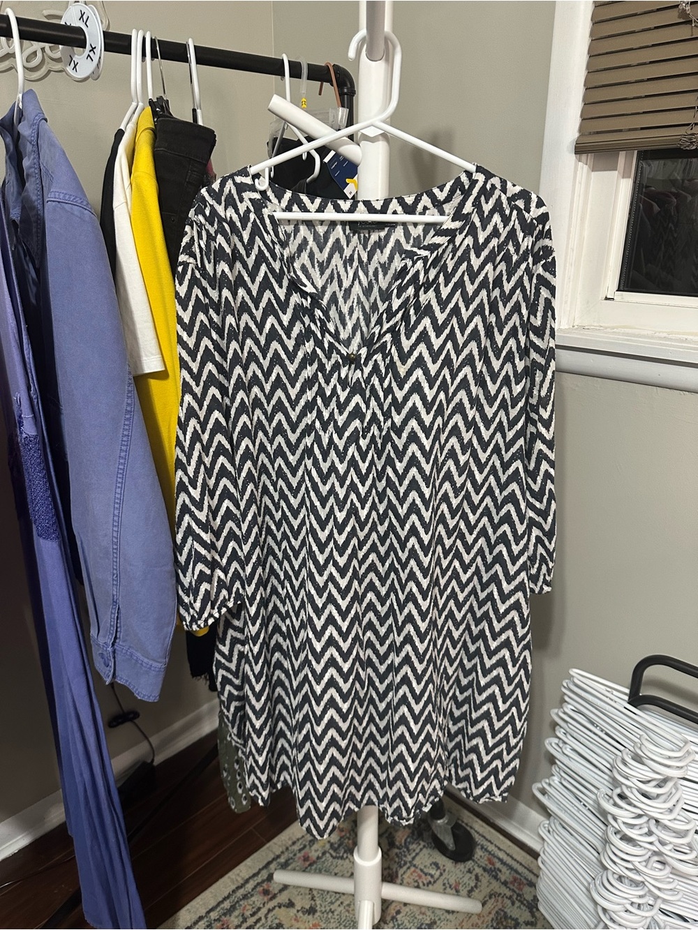 Womens plus size Chevron V-Neck Blouse sz 26/28